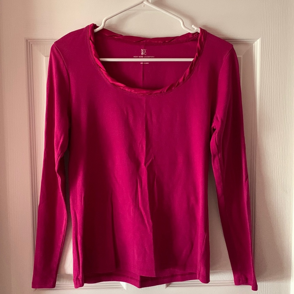 Long sleeve burgundy v neck